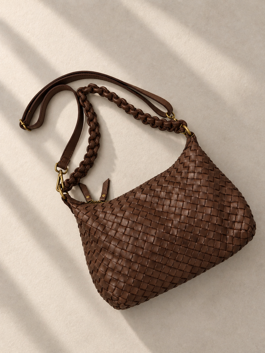 Borsa a spalla in pelle intrecciata a mano con tracolla intrecciata