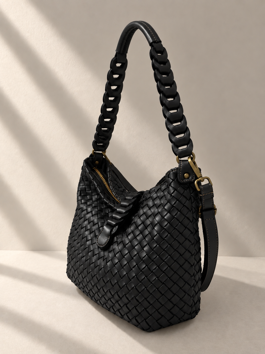 Borsa a Spalla in Pelle Intrecciata a Mano con Tracolla a Catena Regolabile