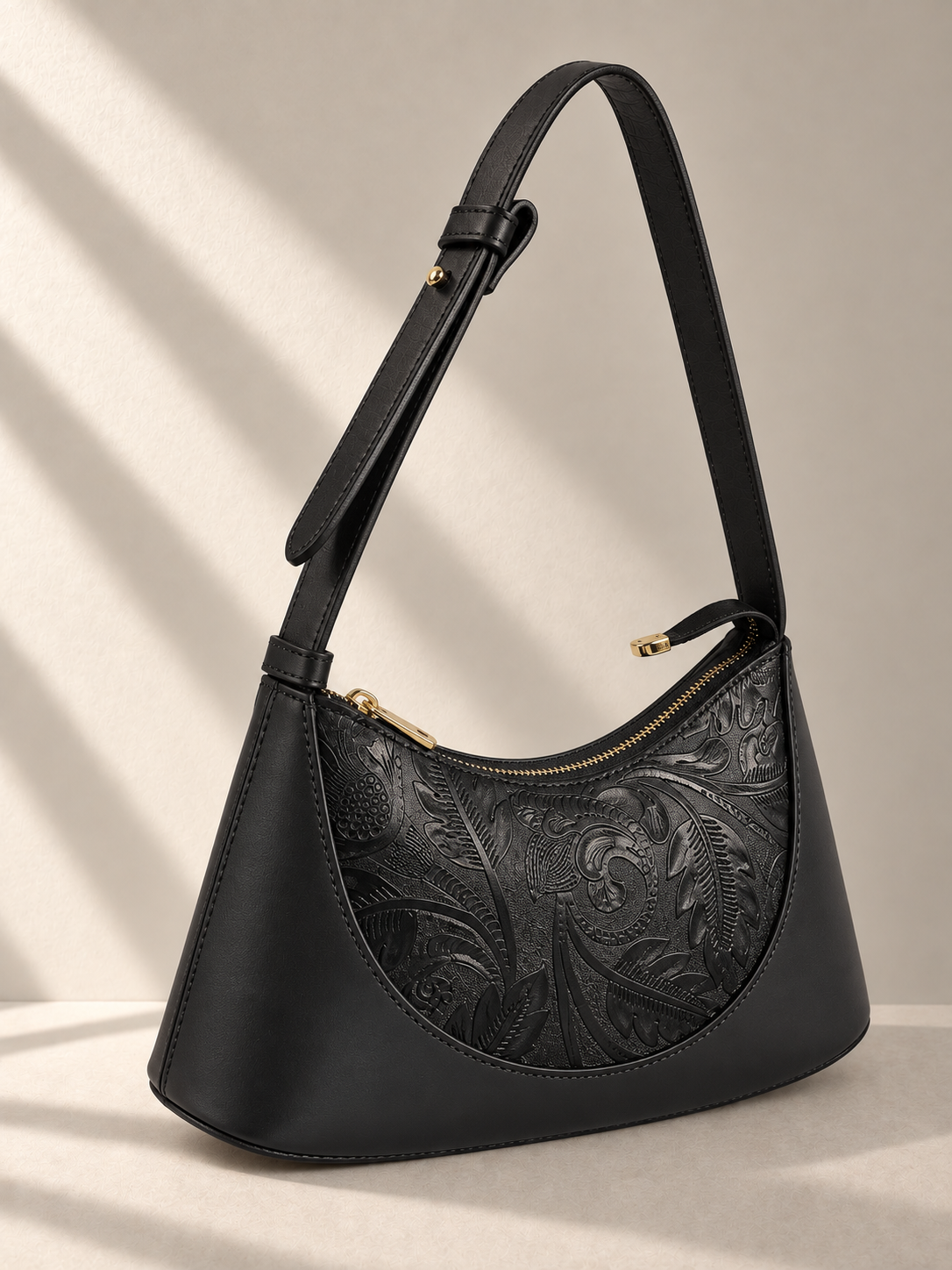 Borsa a Spalla in Vera Pelle Made in Italy con Motivo Floreale in Rilievo e Chiusura Zip