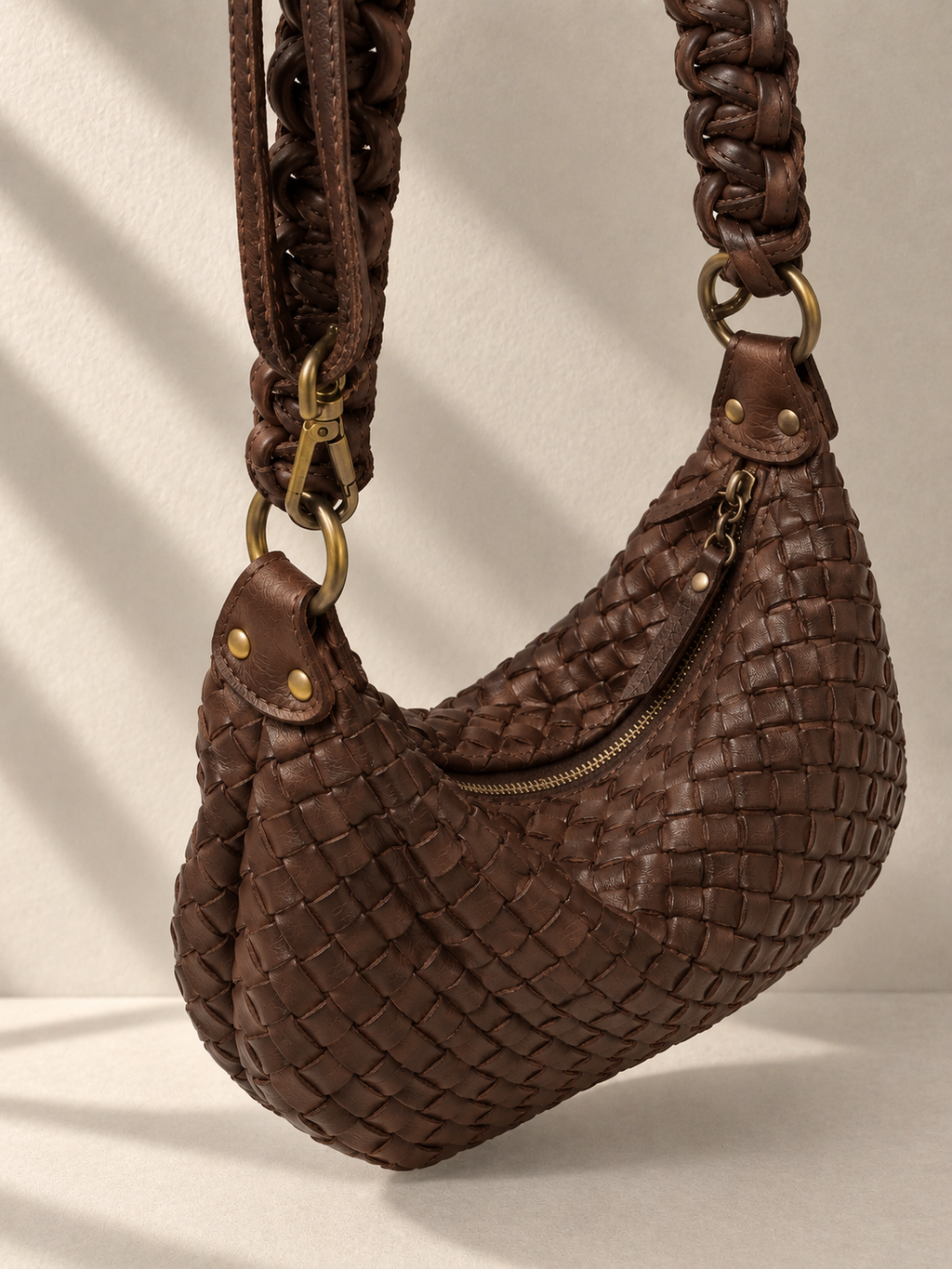 Borsa a spalla in pelle intrecciata a mano con tracolla intrecciata