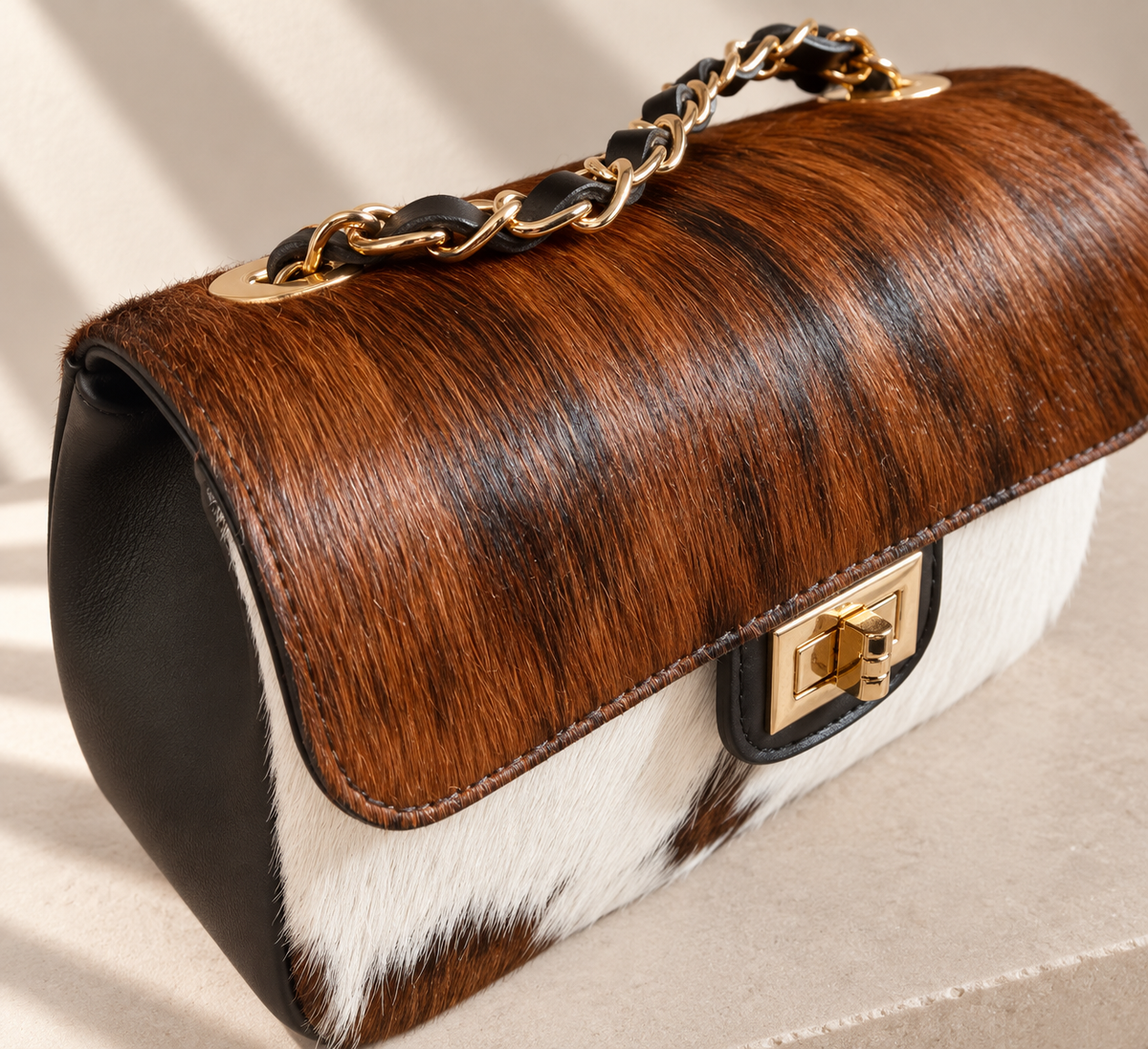 Borsa Donna in Vera Pelle e Pelo Bovina, Borsa a Spalla con Catena Dorata e Chiusura Gold – Made in Italy